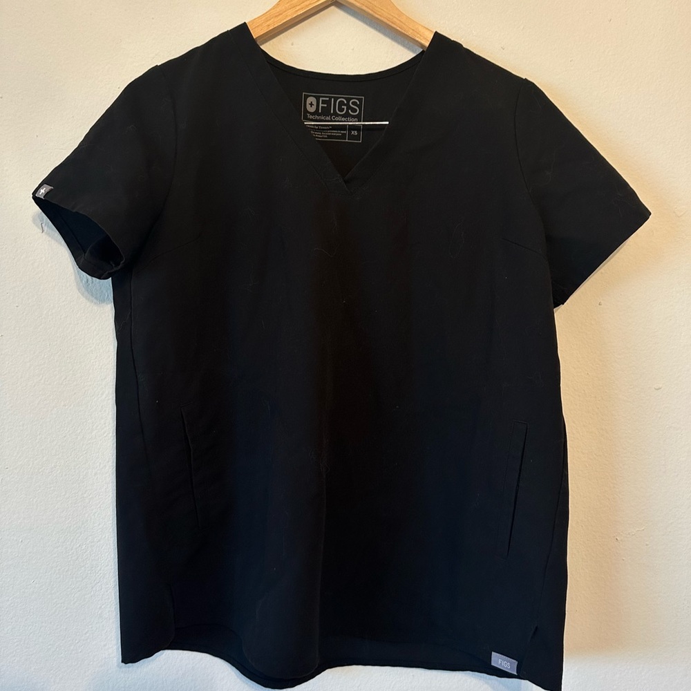 Figs scrub top